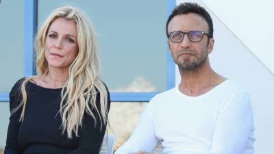 Britney Spears' longtime manager Larry Rudolph resigns amid rumors she'll retire - www.foxnews.com