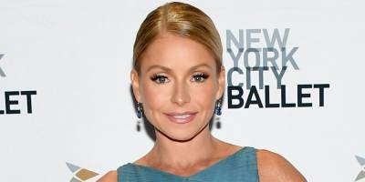 Kelly Ripa Calls Out 'Weirdos' Who Claim She's Missing a Foot in Her Latest Instagram - www.justjared.com