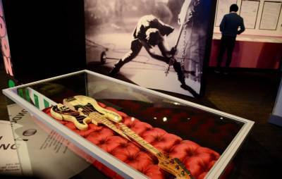 Iconic bass guitar smashed at The Clash gig to join collection at Museum of London - www.nme.com - New York