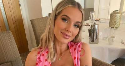 Helen Flanagan flooded with messages over 'beautiful' breastfeeding snap - www.manchestereveningnews.co.uk