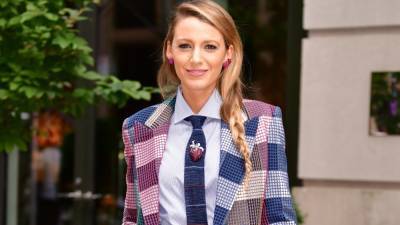 Blake Lively Let Her Daughter Dress Her Like a Barbie—And the Result Is Iconic - www.glamour.com