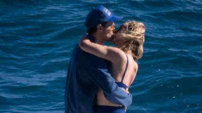 Harry Styles and Olivia Wilde Pack on PDA in Italy -- See the Pic - www.etonline.com - Italy