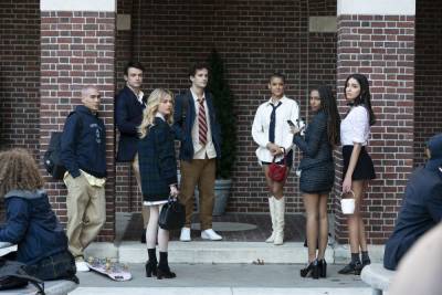 ‘Gossip Girl’ Revealed! Cast And Producers On The Premiere Twist - etcanada.com