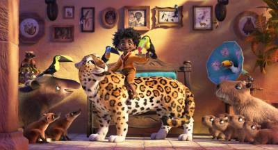 Disney Drops Magical ‘Encanto’ Trailer With ‘Brooklyn Nine-Nine’ Star Stephanie Beatriz & Music By Lin-Manuel Miranda - etcanada.com - Colombia
