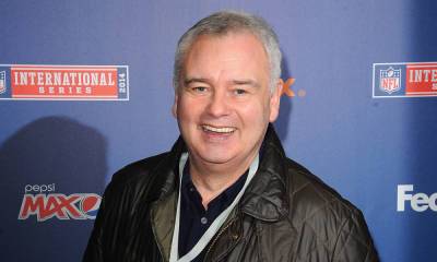 Eamonn Holmes looks Wimbledon ready in incredible throwback picture - hellomagazine.com