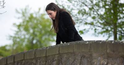 Emmerdale fans 'so sad' as Meena Jutla kills Leanna Cavanagh in brutal scene - www.ok.co.uk