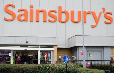 Sainsbury’s to stop selling CDs and DVDs, though vinyl sales will continue - www.nme.com