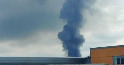 Breaking: Emergency services race to fire in Bellshill Industrial Estate - www.dailyrecord.co.uk - Scotland