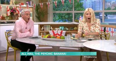 Holly Willoughby and Phillip Schofield squeal in delight as 'psychic banana' predicts England result - www.manchestereveningnews.co.uk - Italy
