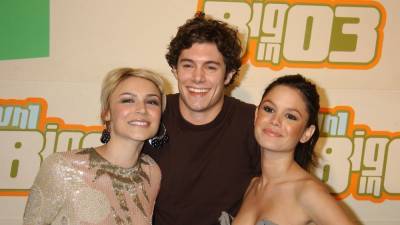 Rachel Bilson Recalls 'Tension' With 'The O.C.' Co-Star Samaire Armstrong Over Adam Brody - www.etonline.com