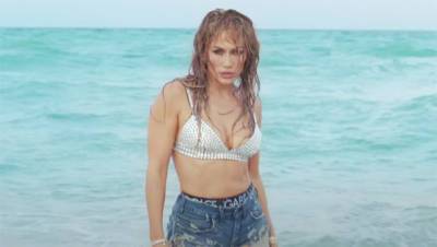 Jennifer Lopez Rocks Daisy Dukes Diamond Bikini Top As She Parties In ‘Cambia El Paso’ Video - hollywoodlife.com - county El Paso