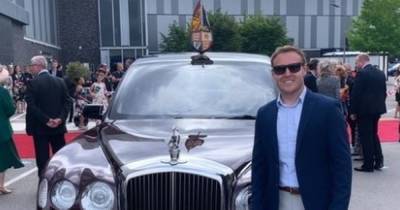 Corrie's 'dapper' Alan Halsall says Queen was a 'happy customer' after Tyrone takes a look at her car - www.manchestereveningnews.co.uk