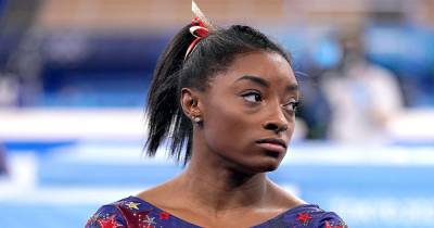 Simone Biles Withdraws From Floor Final After Supporting MyKayla Skinner at Vault Competition - www.usmagazine.com - USA - Tokyo