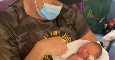Tyson Fury shares first photo of newborn daughter Athena as she remains in hospital - www.ok.co.uk