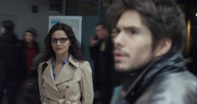 ‘Who You Think I Am’ Trailer: Juliette Binoche Catfishes A Much Younger Man In Safy Nebbou’s Drama - theplaylist.net