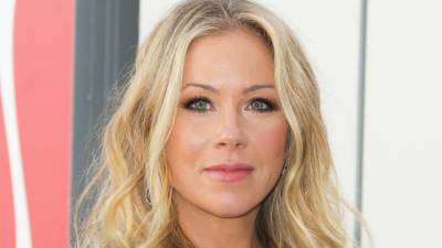 Christina Applegate Reveals She's Been Diagnosed With Multiple Sclerosis - www.glamour.com