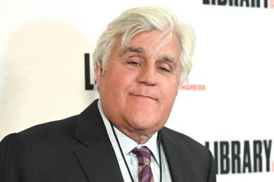 Jay Leno Hangs Off The Front Of A Plane In Incredible Stunt - etcanada.com