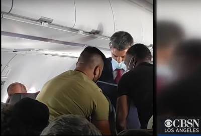 13-Year-Old Boy Latest To Be Duct-Taped On Flight After Allegedly Trying To Kick Out A Window (VIDEO) - perezhilton.com - USA - city Honolulu