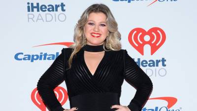 Kelly Clarkson asks divorce judge to restore her last name - www.foxnews.com
