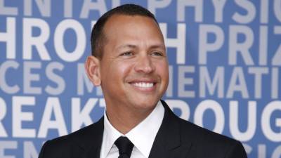 Alex Rodriguez - Kevin Costner - Alex Rodriguez Is Back In His New York Yankees Uniform for Real-Life 'Field of Dreams' Game - etonline.com - New York - New York - state Iowa - city Chicago, county White