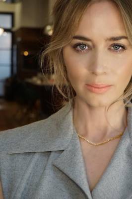 Emily Blunt Re-Teaming With ‘Jungle Cruise’ Partner Dwayne Johnson’s Seven Bucks On Amazon Movie About Trailblazing Female Pinkerton Detective Agency Sleuth Kate Warne - deadline.com