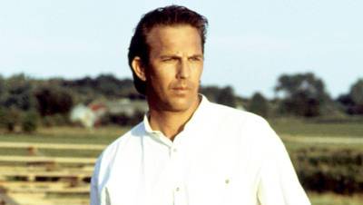 Kevin Costner - Kevin Costner Returns To ’Field Of Dreams’ 32 Years After Hit Movie: Watch Him Play Ball - hollywoodlife.com - New York - county Jones - state Iowa - city Chicago, county White