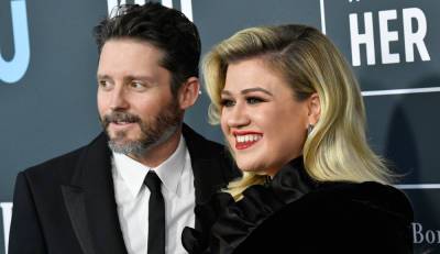 Kelly Clarkson's Prenup Honored by Judge in Divorce Case, Celebrates on Set of 'The Voice' With Judges (Report) - www.justjared.com