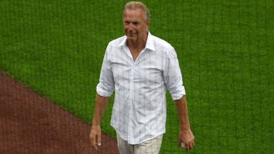 Kevin Costner - Kevin Costner Says It 'Feels So Good' to Be in Iowa for MLB's Big 'Field of Dreams' Game - etonline.com - New York - state Iowa - city Chicago, county White