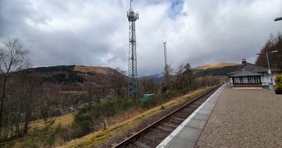 Tyndrum mobile phone customers have again been left without a signal - www.dailyrecord.co.uk