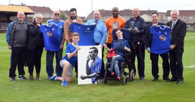 Painting of Rangers hero Fernando Ricksen to be auctioned off for hospice ahead of charity clash in Shotts - www.dailyrecord.co.uk - Trinidad And Tobago
