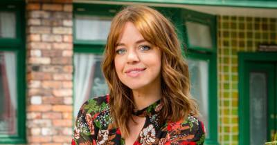Corrie fans call for much-loved character to return after Toyah Battersby star shares 'blast from the past' - www.manchestereveningnews.co.uk - Hague