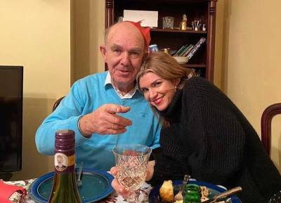 Muireann O’Connell misses her late father ‘all the time’ and reaches out to call him - evoke.ie