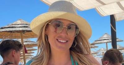 Kate Ferdinand - Kate Wright - Rio Ferdinand - Kate Ferdinand stuns in a blue bikini as she shares throwback holiday snaps with son Cree and husband Rio - ok.co.uk