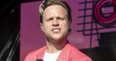 Olly Murs injured again on stage as fan smacks him in face with suncream bottle - www.dailyrecord.co.uk
