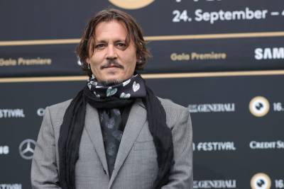 Johnny Depp Claims He’s Being ‘Boycotted By Hollywood’ Amid ‘Messy’ Amber Heard Situation - etcanada.com - Smith - city Eugene, county Smith