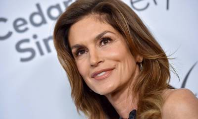 Cindy Crawford, 55, floors fans as she poses in swimsuit showcasing endless legs - hellomagazine.com