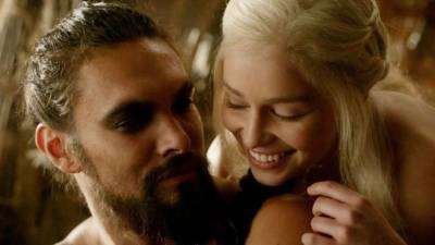 Jason Momoa Proves He Can Still ‘Bench Press a Khaleesi’ in Reunion With Emilia Clarke - thewrap.com - county Clarke