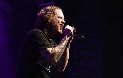Watch maskless Corey Taylor play Slipknot’s ‘Wait And Bleed’ live with solo band for first time - www.nme.com - city Fargo - state North Dakota