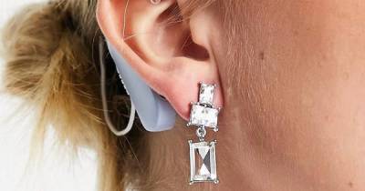 ASOS praised by shoppers for using model with cochlear implant - www.manchestereveningnews.co.uk - Manchester