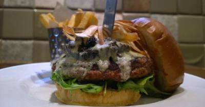 Hard Rock Cafe celebrates National Burger Day with new buy one get one free offer - www.dailyrecord.co.uk - USA