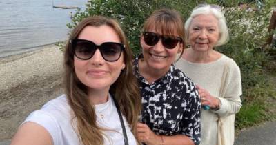 Lorraine Kelly shares sweet three generations snap with mum and daughter - www.dailyrecord.co.uk