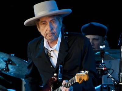 Bob Dylan Sued For Allegedly Drugging & Sexually Assaulting 12-Year-Old Girl In 1965 - perezhilton.com