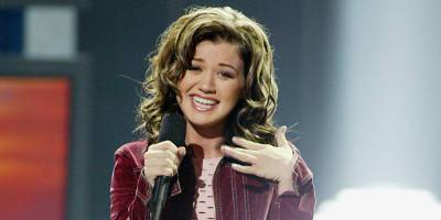Kelly Clarkson Says That The First Cast Thought 'American Idol' Was A Joke - www.justjared.com - USA