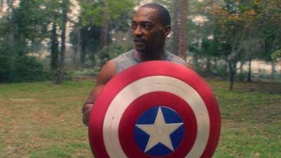 Anthony Mackie - Anthony Mackie Is Officially Starring in 'Captain America 4' - etonline.com