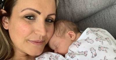 Mum 'nearly crying' over £5 gesture from stranger in cafe while out with newborn - www.manchestereveningnews.co.uk