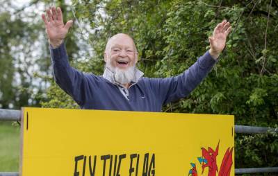 Michael Eavis on Glastonbury returning in 2022: “We’re feeling so good and so high at the moment” - www.nme.com