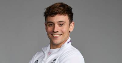 Tom Daley Reveals What He Was Knitting at the Olympics in Those Viral Photos! - www.justjared.com - Tokyo