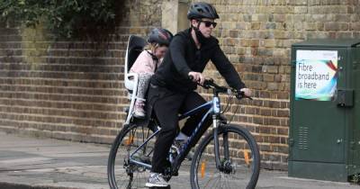 Declan Donnelly heads out on a bike ride with adorable toddler daughter Isla in tow - www.ok.co.uk