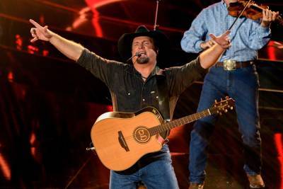 Garth Brooks Insists He Still Doesn’t Want To Be Named CMA Entertainer Of The Year: ‘The Stand Is Still The Same’ - etcanada.com