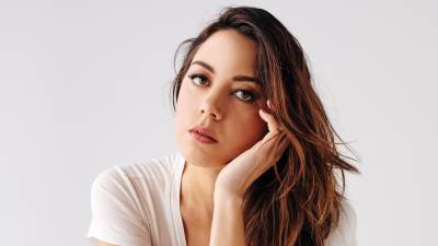 Aubrey Plaza to Star in Hulu Drama Pilot ‘Olga Dies Dreaming’ - variety.com - New York